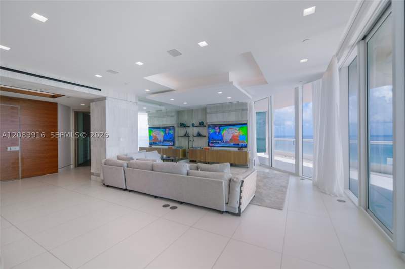 4 bedroom Condominium at 16047 Collins Ave 3204, Turnberry Ocean Colony So, Sunny Isles Beach — photo 3