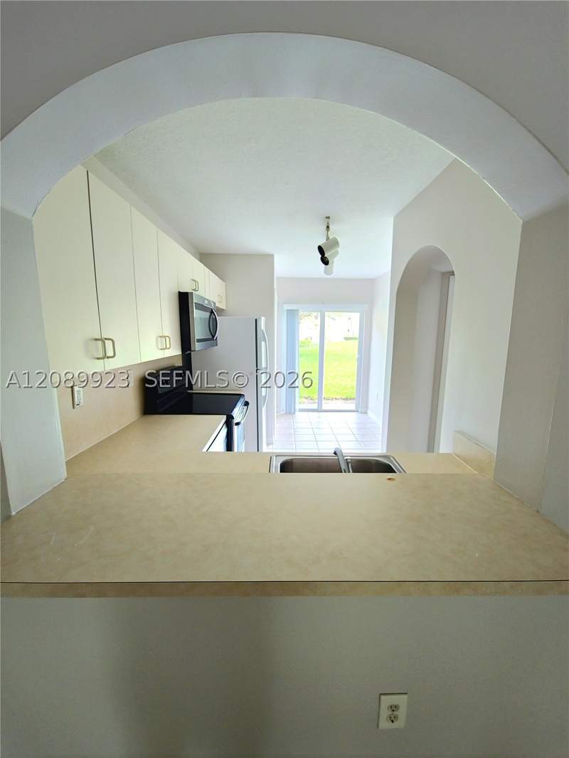 2 bedroom Condominium at 3398 NE 9th Dr 102, Monterey At Malibu Bay Co, Homestead — photo 4