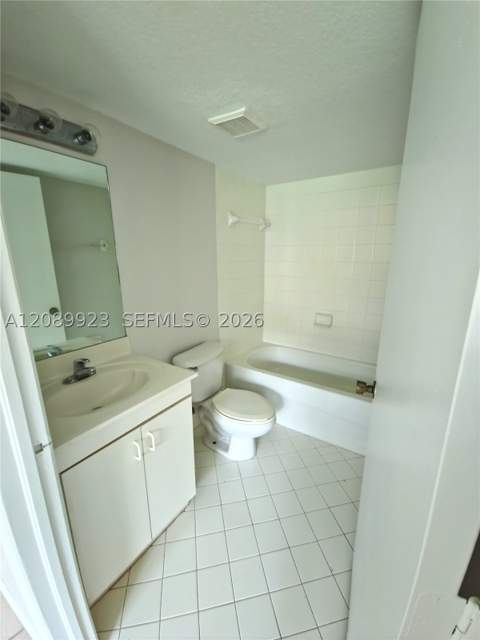 3398 NE 9th Dr 102, Homestead FL - photo 6 of 12
