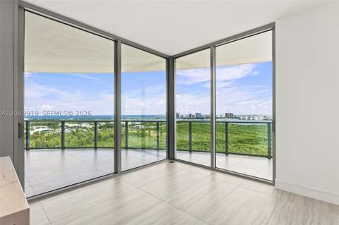 2411 Laguna Cir 2301, North Miami FL - photo 10 of 60
