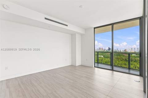 2411 Laguna Cir 2301, North Miami FL - photo 11 of 60
