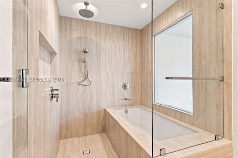 2411 Laguna Cir 2301, North Miami FL - photo 15 of 60