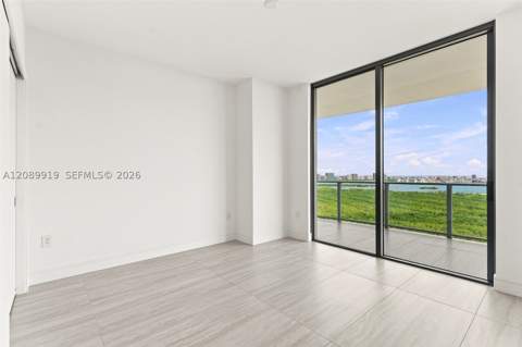2411 Laguna Cir 2301, North Miami FL - photo 17 of 60