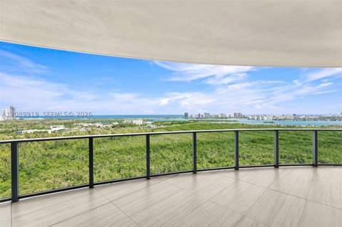 2411 Laguna Cir 2301, North Miami FL - photo 22 of 60