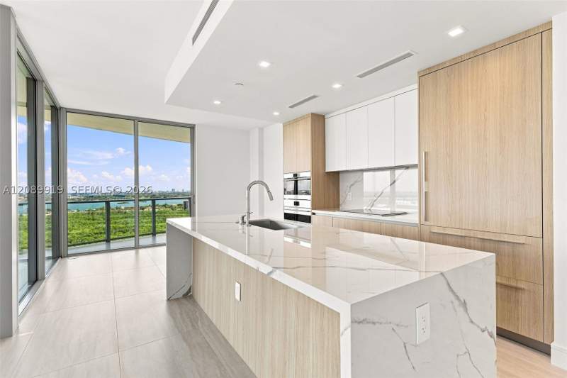 3 bedroom Condominium at 2411 Laguna Cir 2301, One Park Tower, North Miami — photo 3