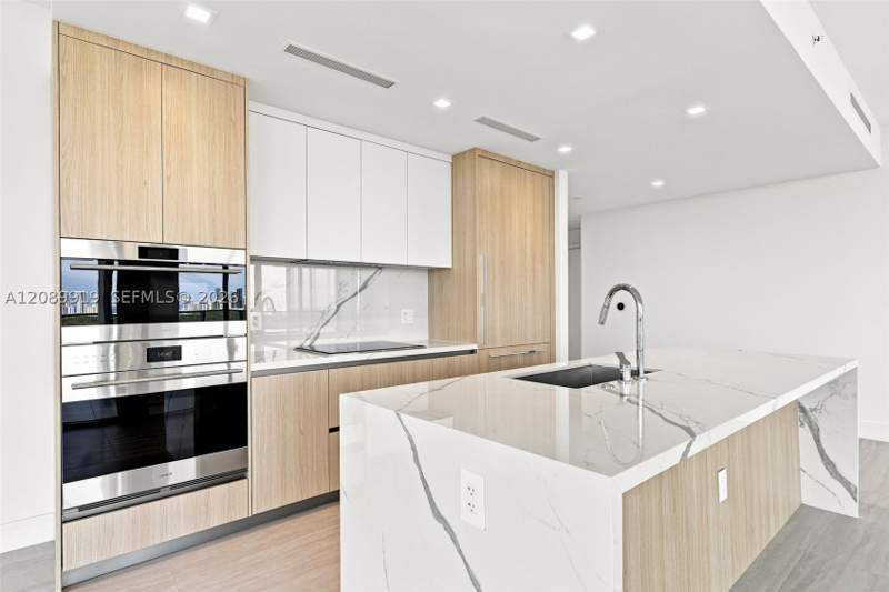 3 bedroom Condominium at 2411 Laguna Cir 2301, One Park Tower, North Miami — photo 5