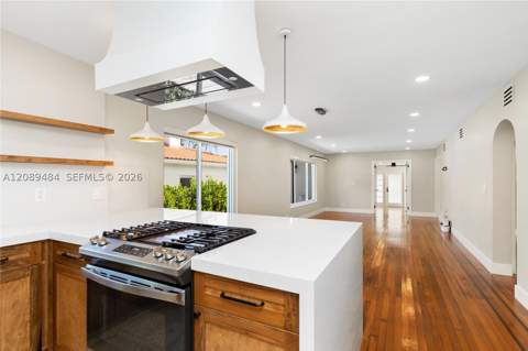 8934 Hawthorne Ave, Surfside FL - photo 18 of 53