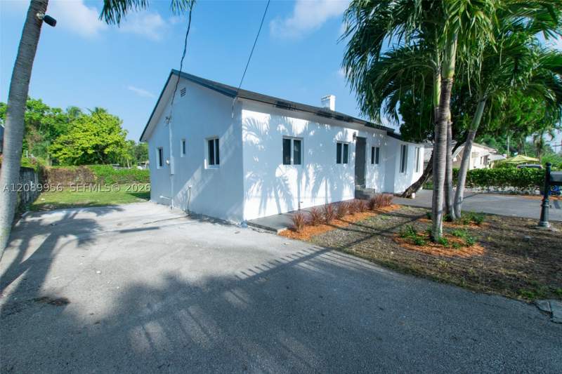 4 bedroom SingleFamilyResidence at 2324 NW 14th Ave, Evergreen Gardens Addn 2, Miami — photo 2
