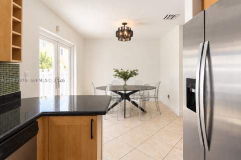 7464 NW 180th St, Hialeah FL - photo 13 of 26