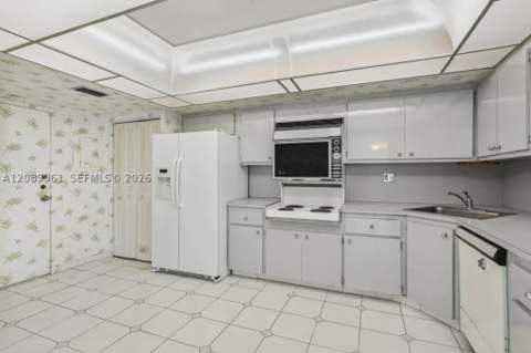 2150 Sans Souci Blvd C402, North Miami FL - photo 14 of 44