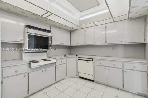 2150 Sans Souci Blvd C402, North Miami FL - photo 9 of 44