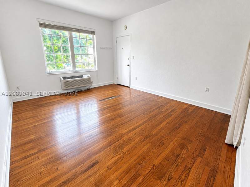 0 bedroom Condominium at 741 15th St 12, Santana Condo, Miami Beach — photo 4