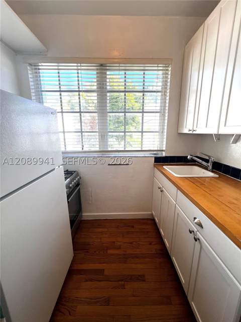 741 15th St 12, Miami Beach FL - photo 9 of 13