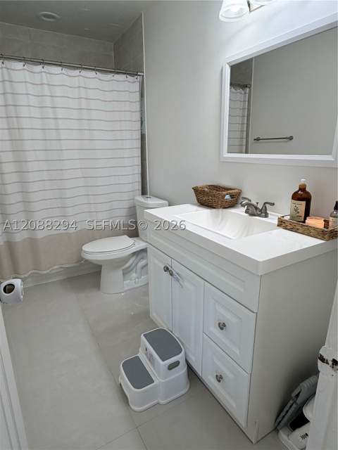 18101 SW 92nd Ave, Palmetto Bay FL - photo 10 of 16