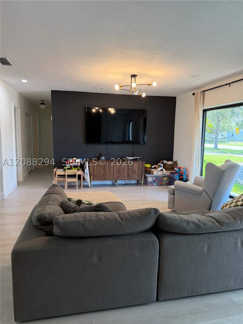 3 bedroom SingleFamilyResidence at 18101 SW 92nd Ave, Bel Aire Sec 17, Palmetto Bay — photo 3