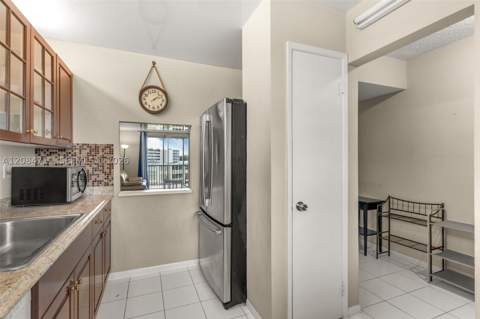 1700 NE 191st St 508, Miami FL - photo 11 of 31