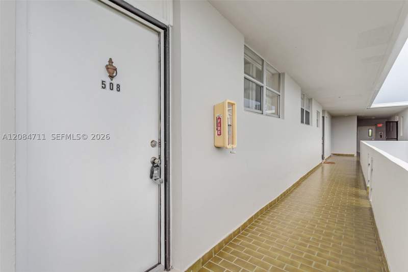 2 bedroom Condominium at 1700 NE 191st St 508, Jade Winds Grp Easter Lil, Miami — photo 2