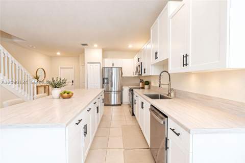 25304 SW 108th Ave, Homestead FL - photo 9 of 33