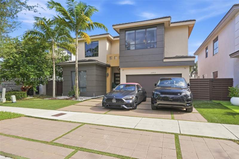 4 bedroom SingleFamilyResidence at 15932 SW 136th Way, Crestview West, Miami — photo 4