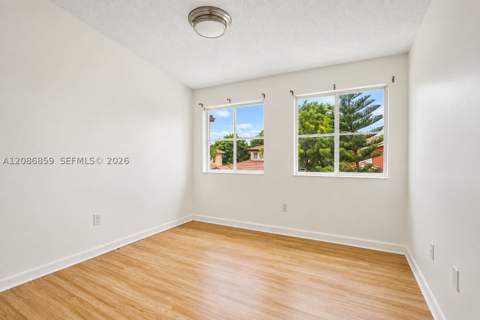 16525 SW 97th Ter, Miami FL - photo 13 of 15