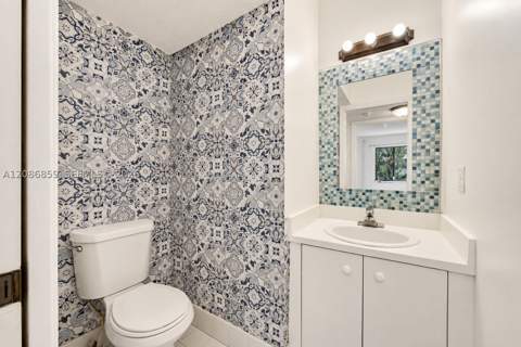 16525 SW 97th Ter, Miami FL - photo 8 of 15