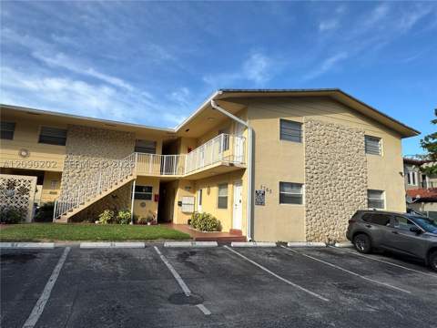 1765 Venice Ln 4E, North Miami FL - photo 23 of 43