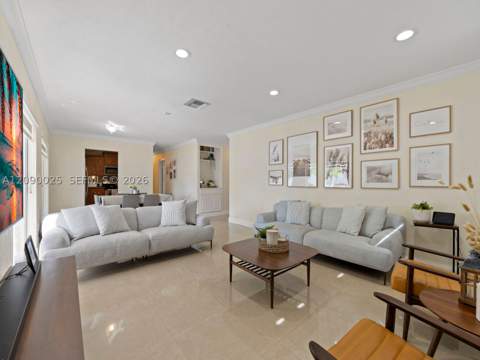 8530 NW 179th St, Hialeah FL - photo 11 of 17
