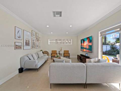 8530 NW 179th St, Hialeah FL - photo 13 of 17