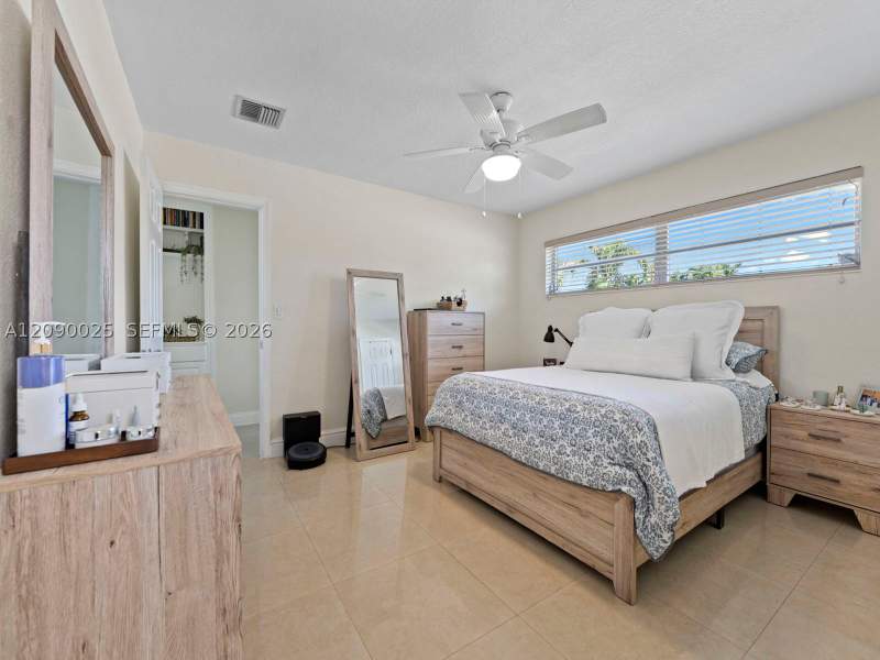 3 bedroom SingleFamilyResidence at 8530 NW 179th St, Palm Springs North Sec S, Hialeah — photo 5