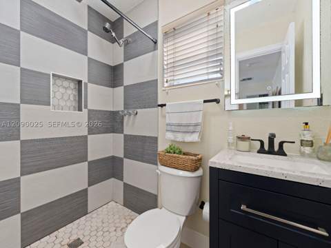 8530 NW 179th St, Hialeah FL - photo 6 of 17