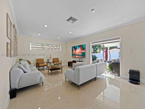 8530 NW 179th St, Hialeah FL - photo 9 of 17