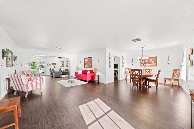 5 bedroom SingleFamilyResidence at 15425 N Miami Ave, Bisc Gardens Sec A, Miami — photo 5
