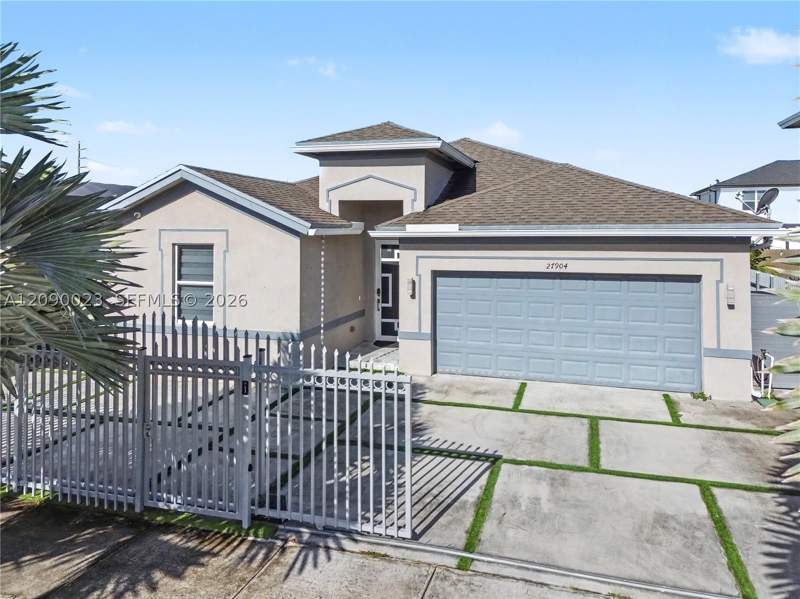 3 bedroom SingleFamilyResidence at 27904 SW 133rd Path, A.H. At Turnpike South Fi, Homestead — photo 3