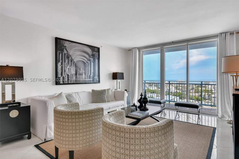 2 bedroom Condominium at 90 Alton Rd 1809, Yacht Club At Portofino C, Miami Beach — photo 3