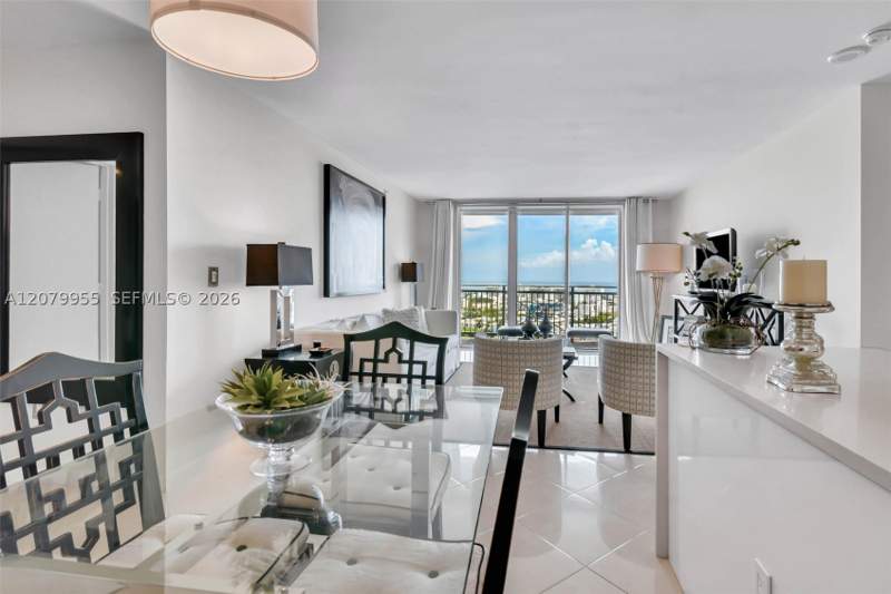 2 bedroom Condominium at 90 Alton Rd 1809, Yacht Club At Portofino C, Miami Beach — photo 5