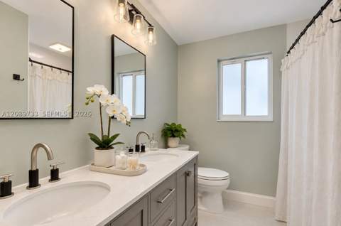 15725 SW 89th Ave, Palmetto Bay FL - photo 8 of 10