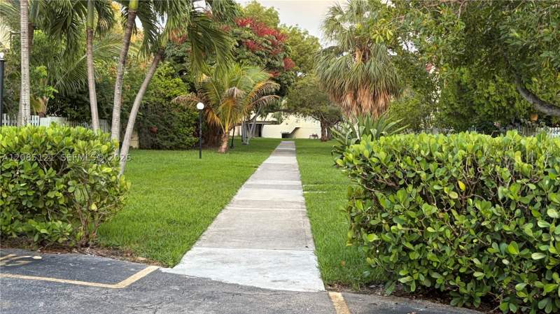 2 bedroom Condominium at 1655 NE 115th St 12B, Northgate Townhouse Condo, Miami — photo 3