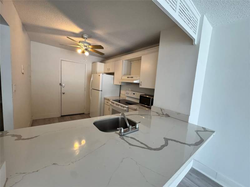 2 bedroom Condominium at 6855 Abbott Avenue 201, Villa Royal Condo, Miami Beach — photo 4