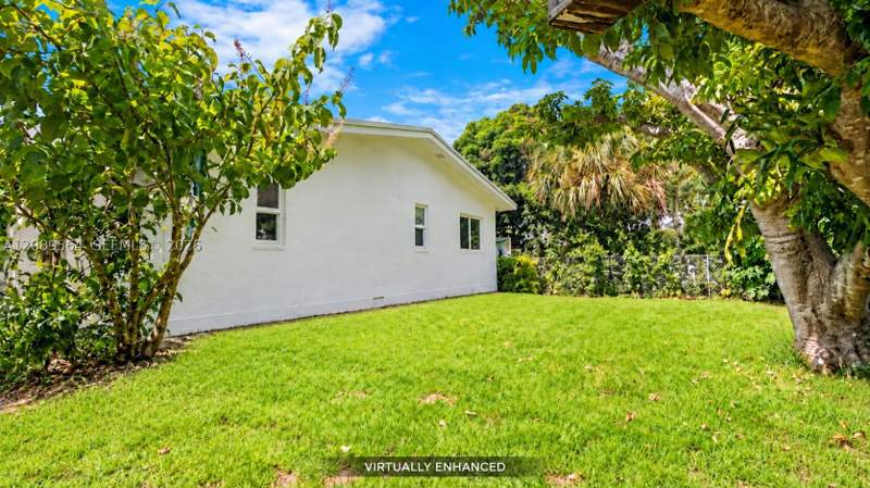 3 bedroom SingleFamilyResidence at 213 Florida Ave, Mac Farlane Homestead, Coral Gables — photo 4