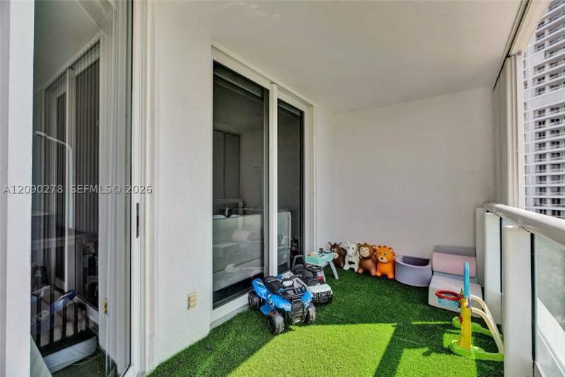 2 bedroom Condominium at 21055 Yacht Club Dr 901, South Tower At The Point, Aventura — photo 4