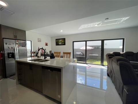 1384 NW 2nd Ter, Florida City FL - photo 13 of 60
