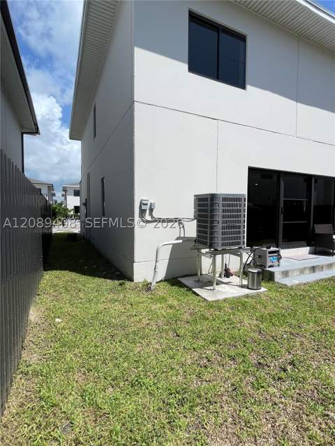 1384 NW 2nd Ter, Florida City FL - photo 20 of 60