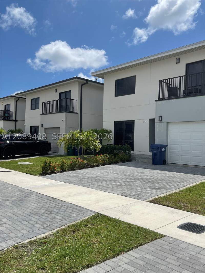 5 bedroom SingleFamilyResidence at 1384 NW 2nd Ter, On Alba Onx Homes, Florida City — photo 4