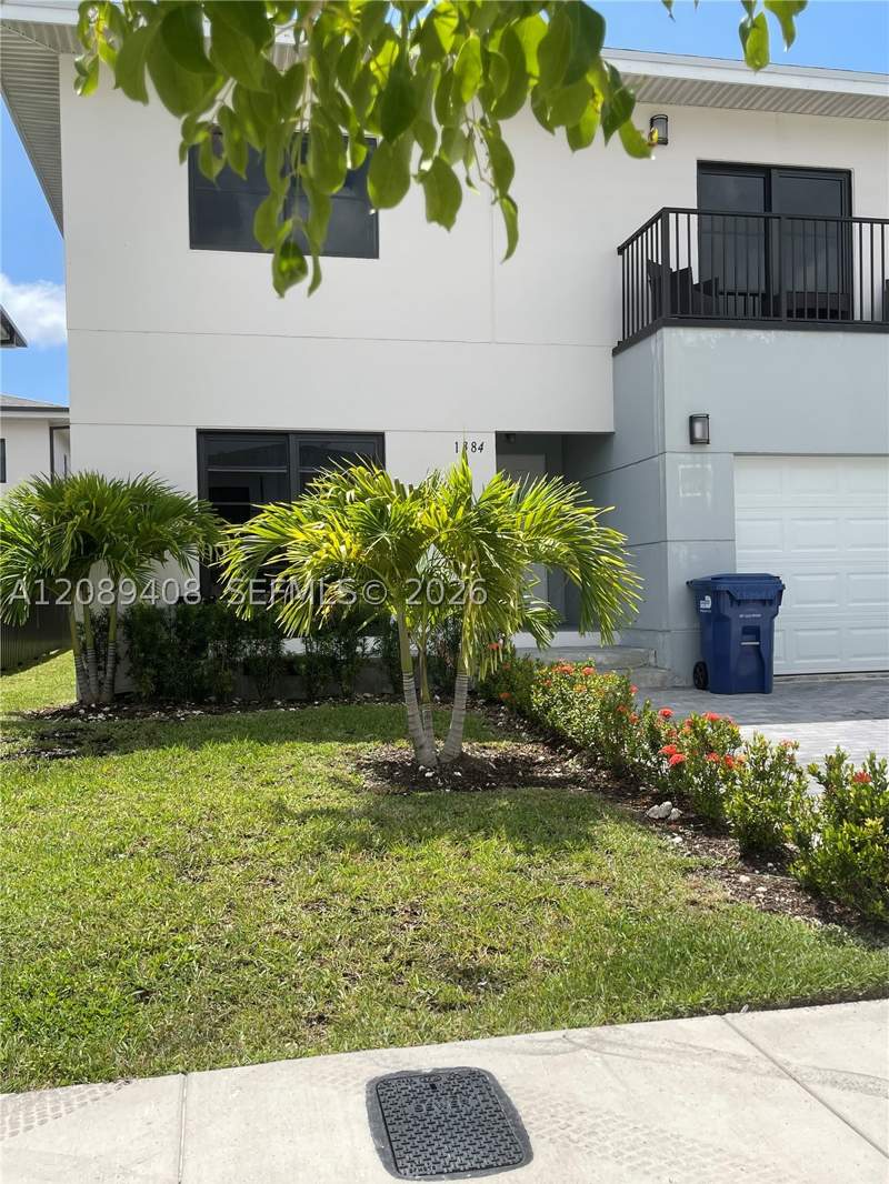 5 bedroom SingleFamilyResidence at 1384 NW 2nd Ter, On Alba Onx Homes, Florida City — photo 5