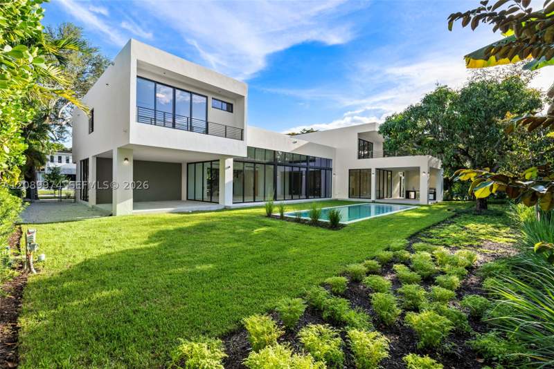 6 bedroom SingleFamilyResidence at 5921 SW 84th St, Sea View Park-Amended, South Miami — photo 5