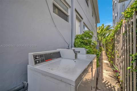 8010 Tatum Waterway Dr 5, Miami Beach FL - photo 22 of 32