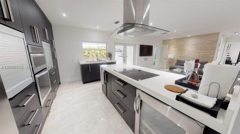 4 bedroom SingleFamilyResidence at 10805 SW 156th Ter, Fairway Estates Sec 7, Miami — photo 5