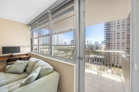 251 174th St 812, Sunny Isles Beach FL - photo 24 of 32