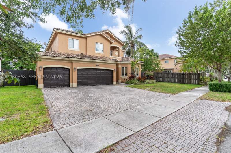 4 bedroom SingleFamilyResidence at 1922 SE 22nd Ct, Palm Isle Estates, Homestead — photo 2