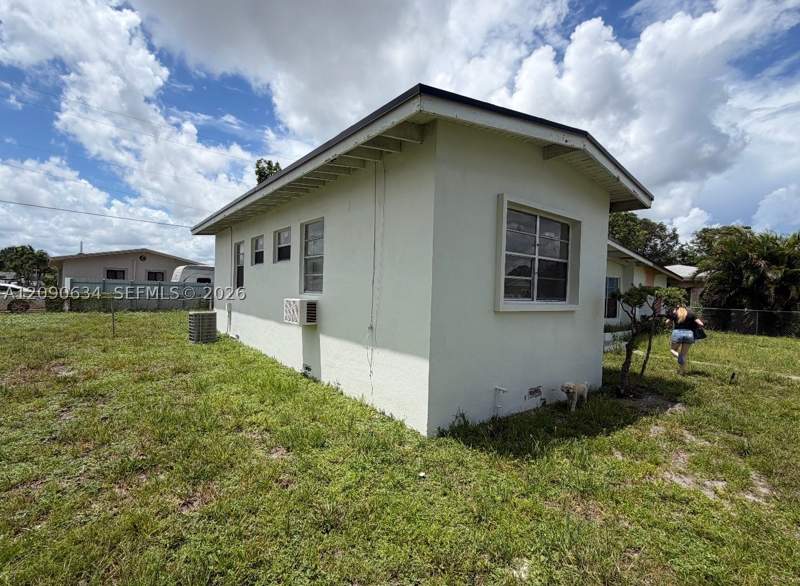 3 bedroom SingleFamilyResidence at 16810 NW 7th Ave Rd, Cravero Cloverleaf Estate, Miami Gardens — photo 3